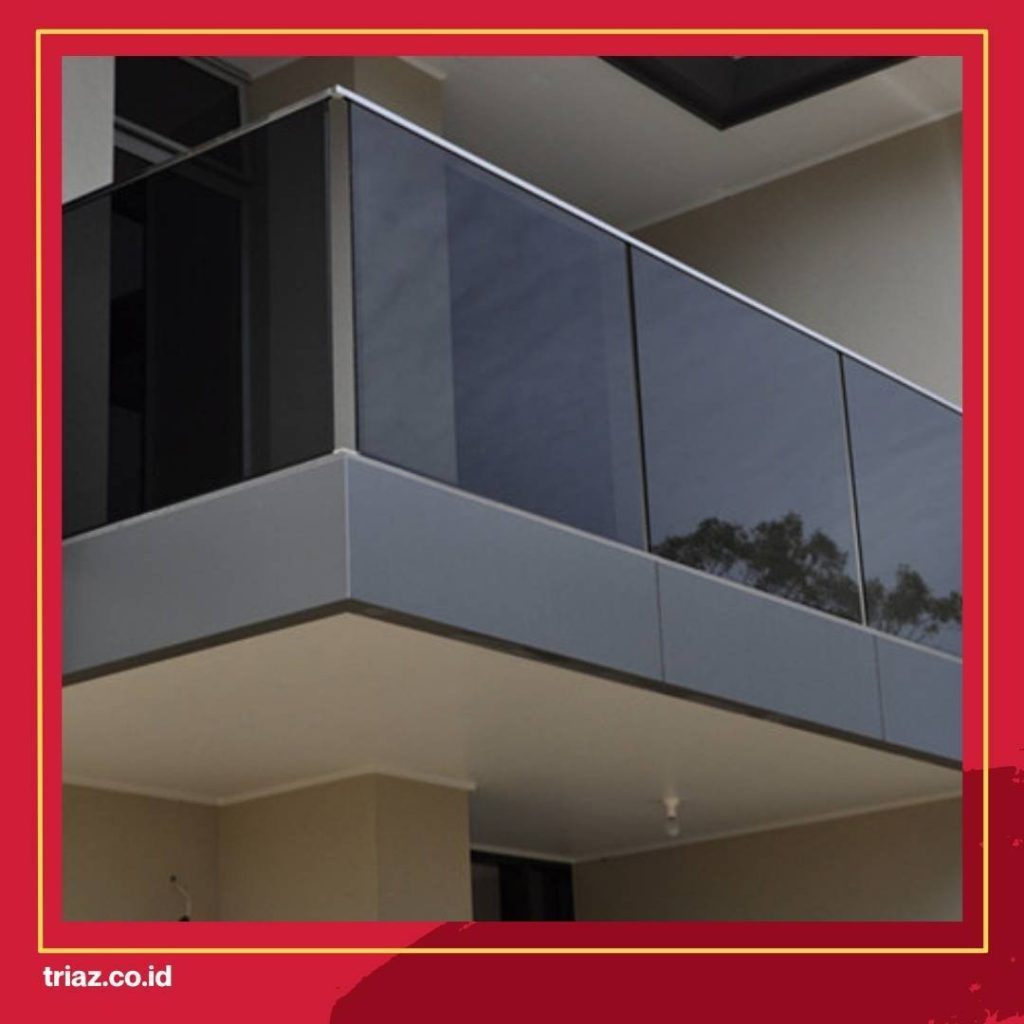 Balkon Gelap & Minimalis