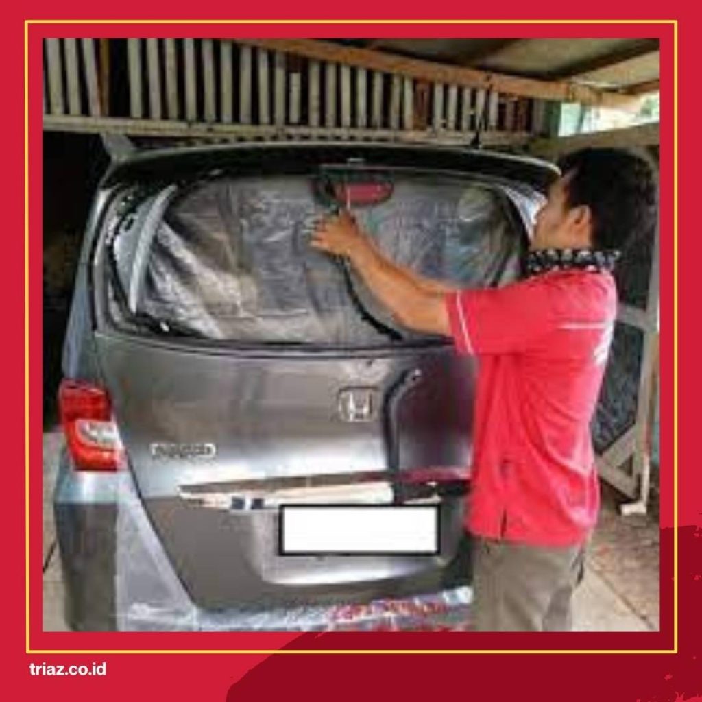 kaca mobil belakang
