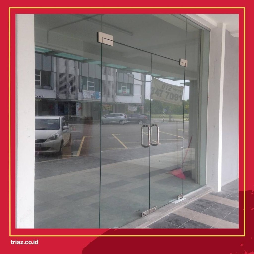pintu kaca tempered